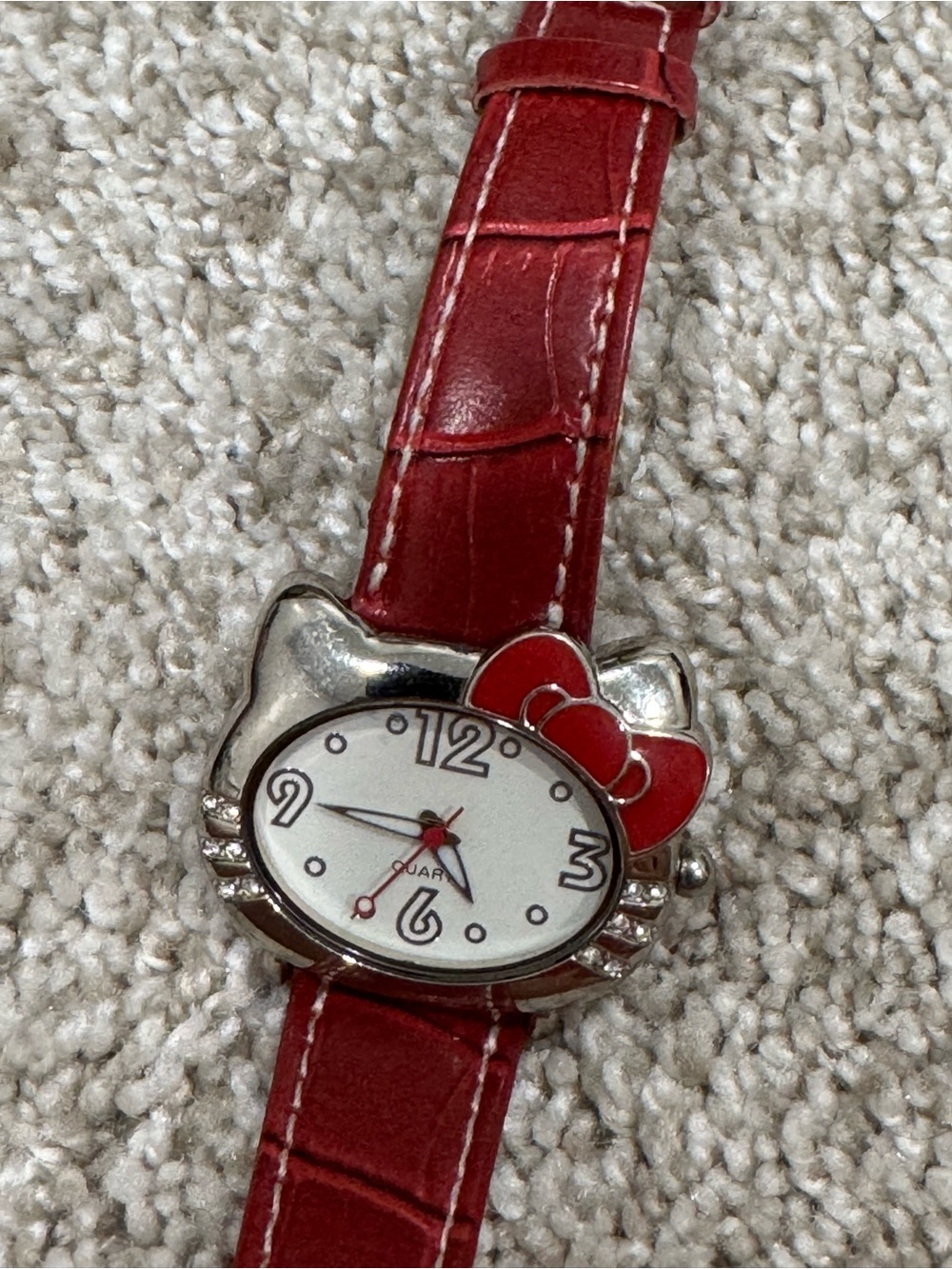 Vintage y2K Sanrio Hello Kitty Red Leather Strap Women's Watch